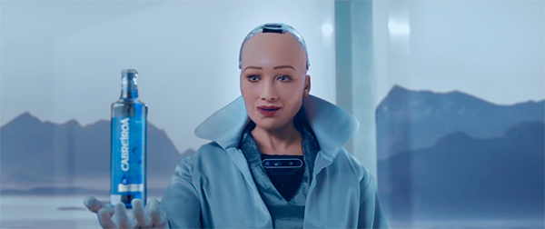 La Humanoide Sophia Protagoniza la Nueva Campana Cabreiroa 2 1