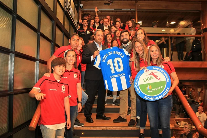 Deportivo Femenino Celebra Ascenso la Cervecería Estrella Galicia Cuatro Caminos