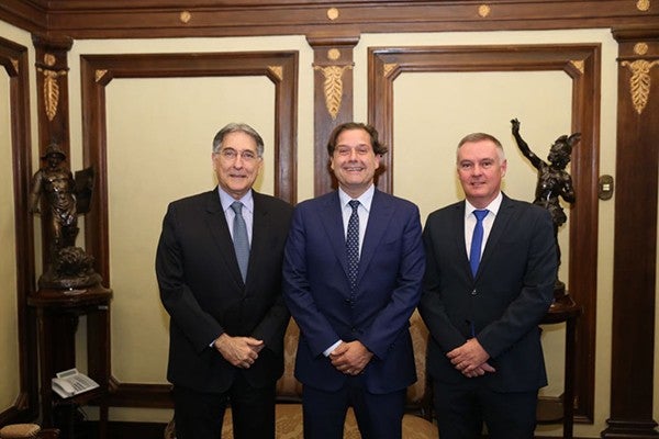 Izq a Dcha Fernando Pimentel Ignacio Rivera Sergio Azevedo 2