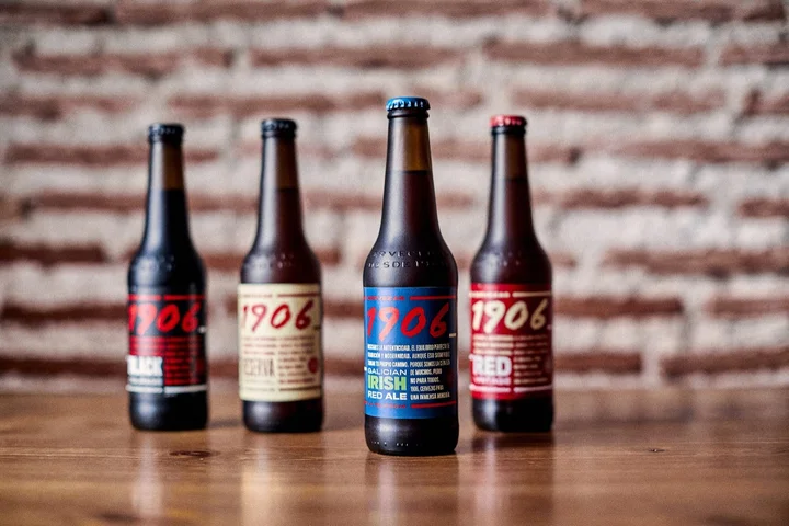 Cervezas 1906 la Pelirroja 3 Familia
