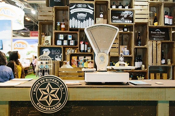 Deco Stand 9