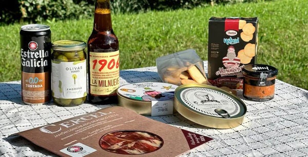 picnic con cervezas de hijos de rivera con queso y jamón serrano